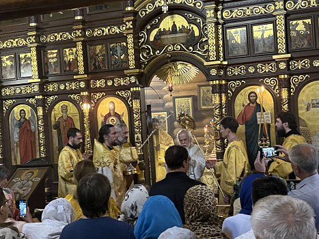 Преосвященный Пантелеимон епископ Верейский совершил Божественную литургию в храме Всех преподобных отцев Киево-Печерских