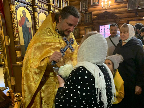 Приход храма Всех преподобных отцев Киево-Печерских молитвенно отметил день рождения настоятеля иерея Алексия Ишкова