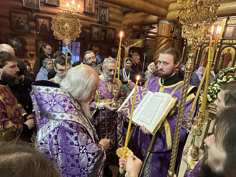 Епископ Верейский Пантелеимон возглавил Всенощное бдение в храме в канун престольного праздника