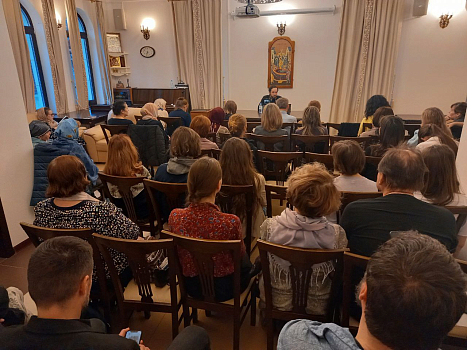 Встреча с иереем Стефаном Домусчи, посвященная теме "Страсти"
