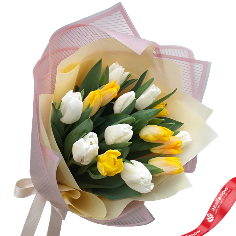Фото 1: Букет из 8 белых тюльпанов и 7 желтых тюльпанов. Сервис доставки цветов AzaliaNow