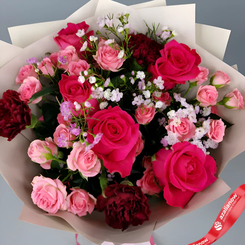 Фото 1: Букет из роз, гвоздик и ваксфловера «Маме». Сервис доставки цветов AzaliaNow
