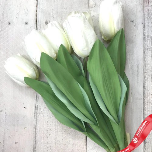 Фото 1: Букет из 5 белых тюльпанов. Сервис доставки цветов AzaliaNow