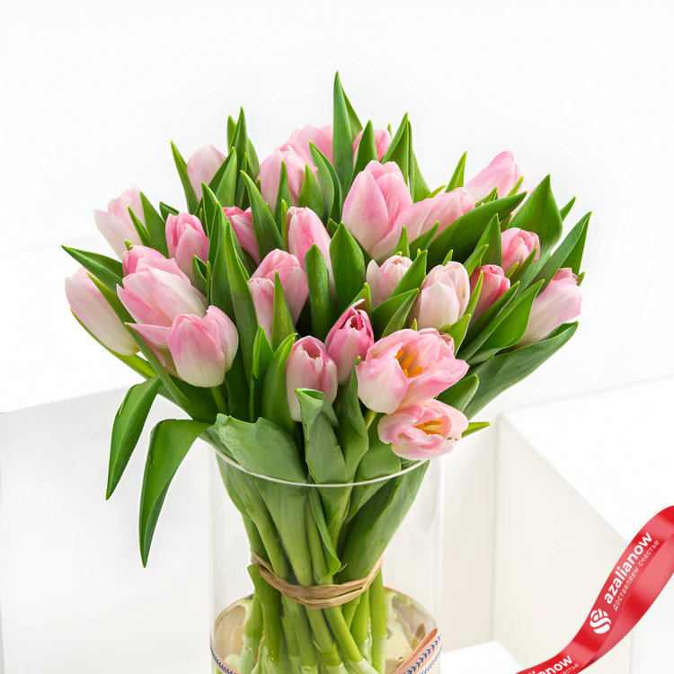 Фото 1: Букет из 40 розовых тюльпанов . Сервис доставки цветов AzaliaNow