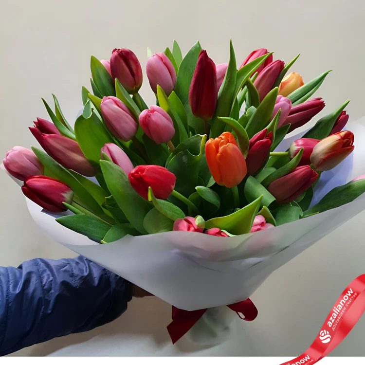Фото 1: Букет из 14 красных тюльпанов, 14 розовых тюльпанов. Сервис доставки цветов AzaliaNow