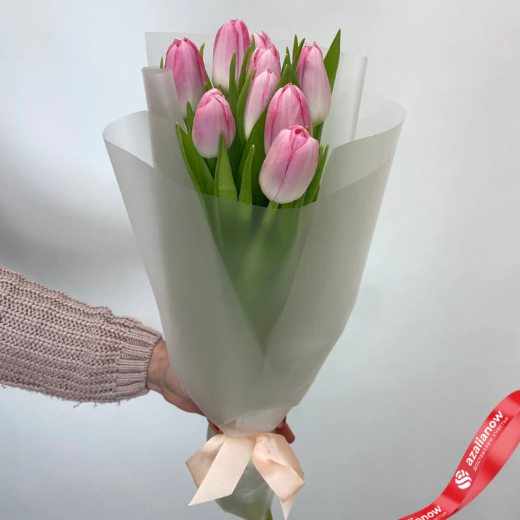 Фото 1: Букет из 9 розовых тюльпанов в матовой упаковке. Сервис доставки цветов AzaliaNow
