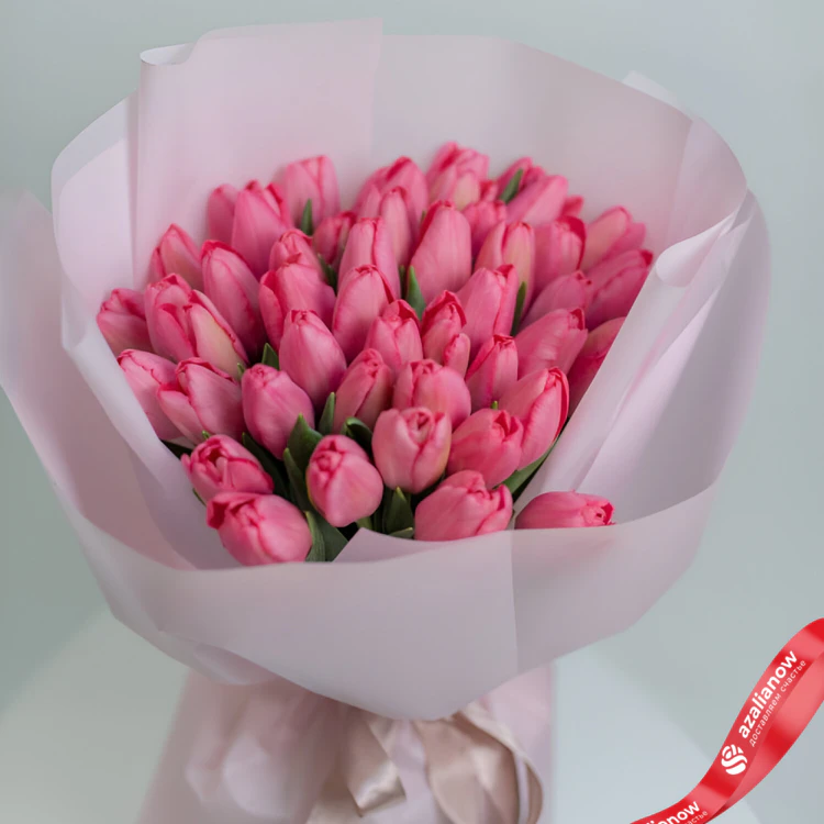 Фото 1: Букет из 55 розовых тюльпанов . Сервис доставки цветов AzaliaNow