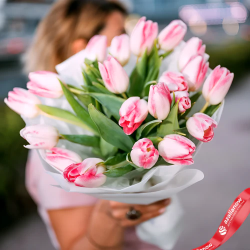 Фото 2: Букет из 20 розовых тюльпанов. Сервис доставки цветов AzaliaNow