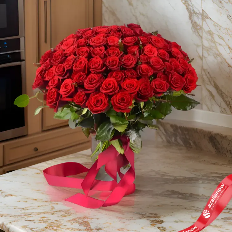 Фото 1: 101 красная роза Гранд 50 см. Сервис доставки цветов AzaliaNow