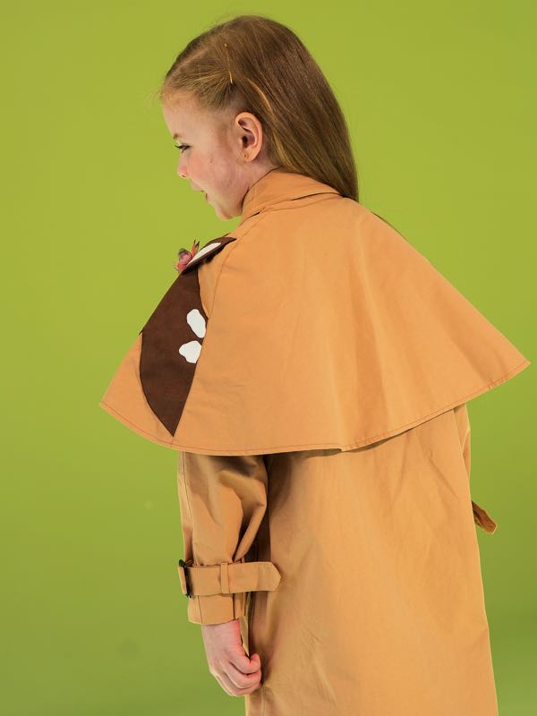 Коричневый детский плащ-тренч с пелериной и аппликацией Бемби