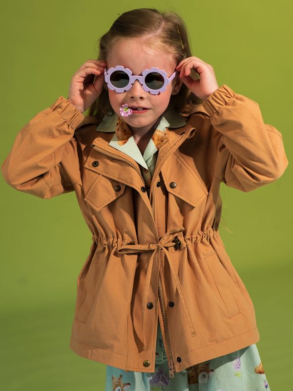 Бежево-песочная весенняя парка на девочку