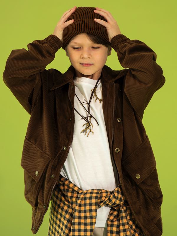 Коричневая детская куртка из вельвета