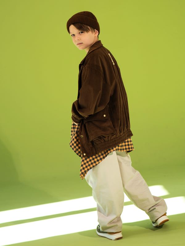 Коричневая детская куртка из вельвета