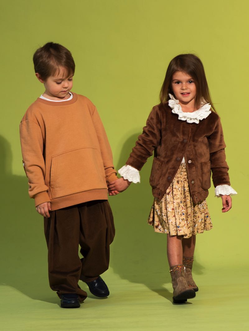 Коричневые детские брюки из вельвета на резинке