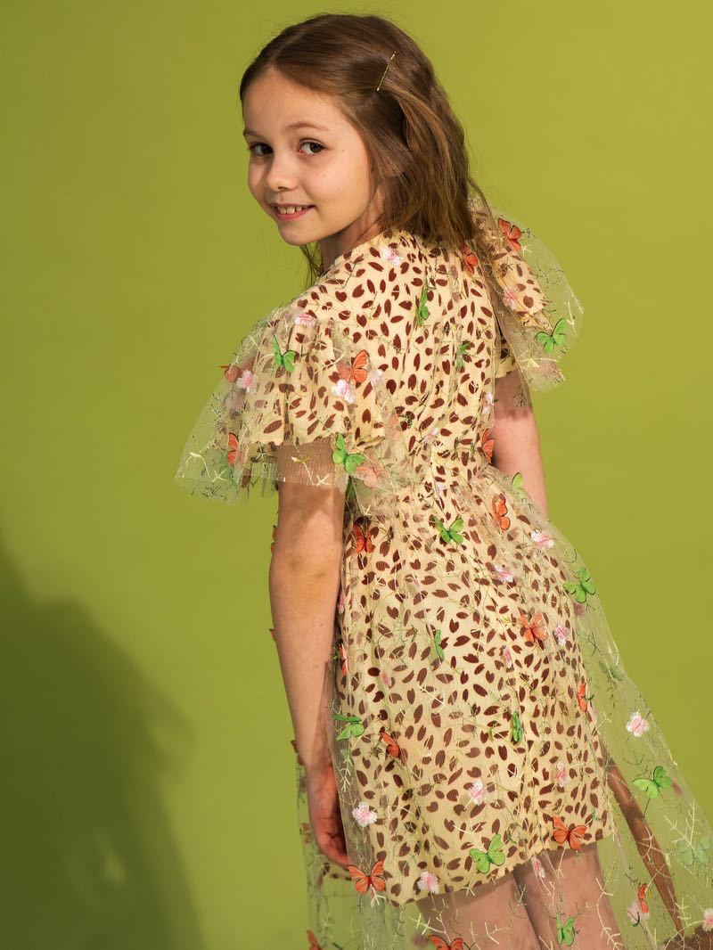 Детское платье из сетки с вышивкой
