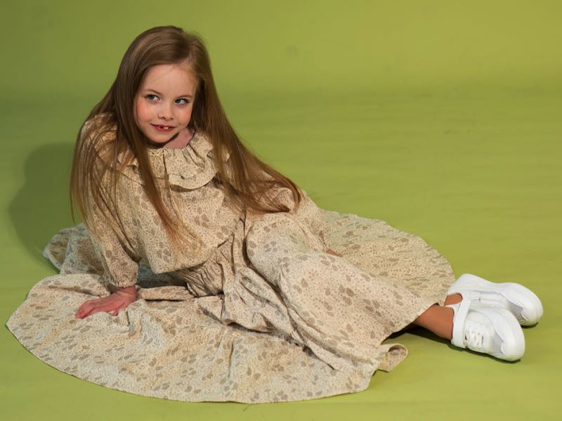 Юбка на девочку из бежевого муслина с оборками