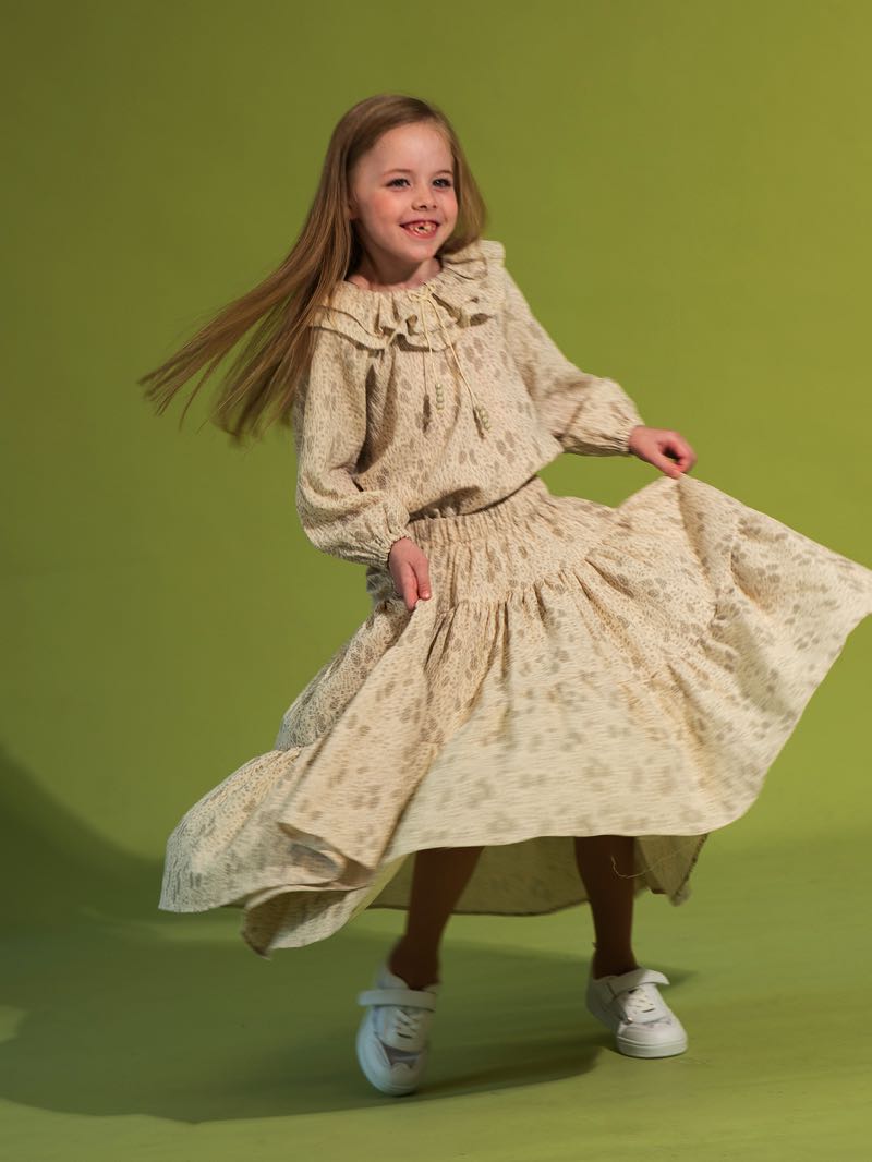 Юбка на девочку из бежевого муслина с оборками