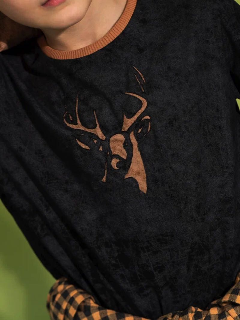 Детский лонгслив с двойным рукавом и прорезной аппликацией