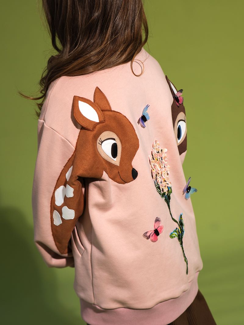 Детский бомбер с аппликацией "Бэмби и Фелина" на спине