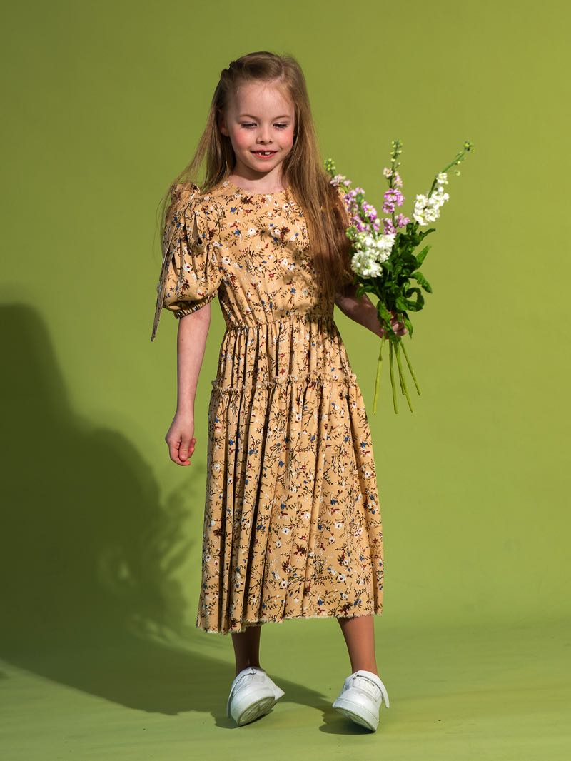 Детское платье с цветочным принтом и бантами на плечах