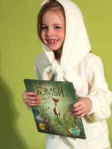 Детская шапка-капюшон с завязками-ушками