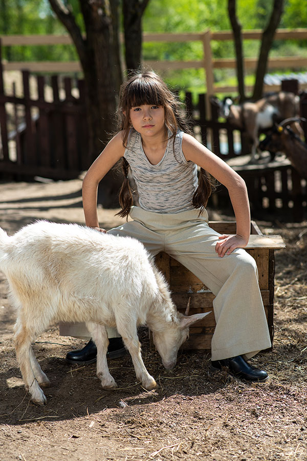 Детский топ в рубчик цвета бежевый меланж