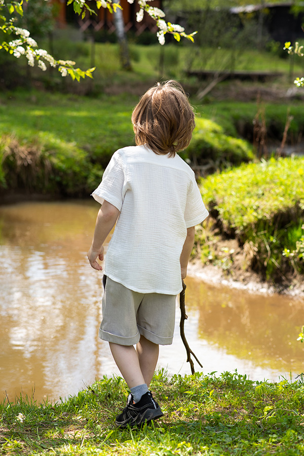 Серо-бежевые льняные шорты на мальчика