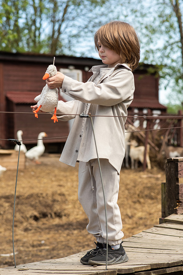 Серая льняная рубашка на мальчика