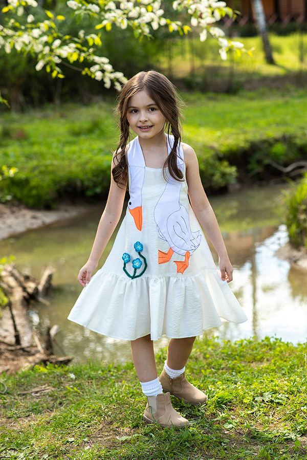 Белый нарядный детский сарафан Гусь