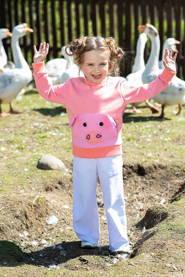 Розовый детский свитшот "Поросенок"