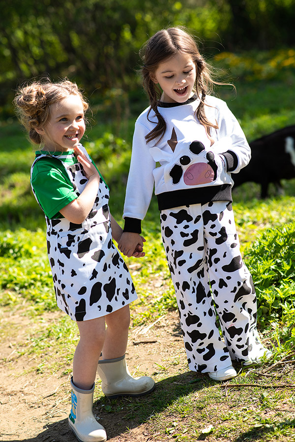 Черно-белые детские летние джинсы "Пастораль"