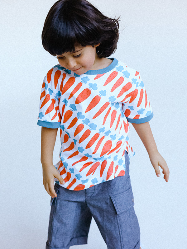 Летняя детская футболка с принтом "Морковь"