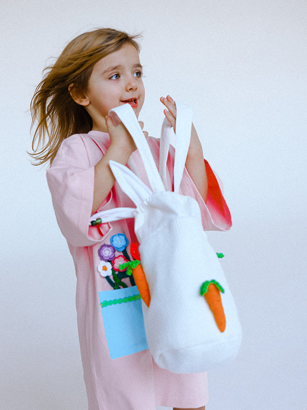 Розовое детское платье-футболка с карманами "Клумба"