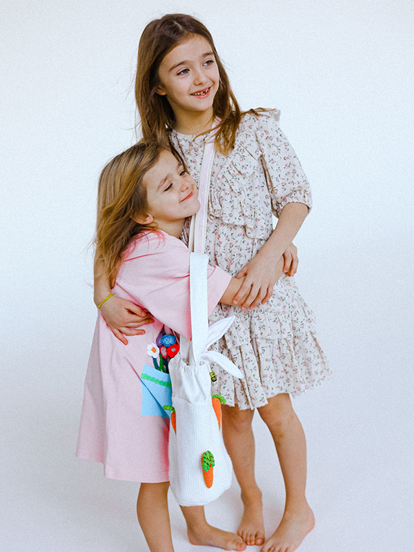 Розовое детское платье-футболка с карманами "Клумба"