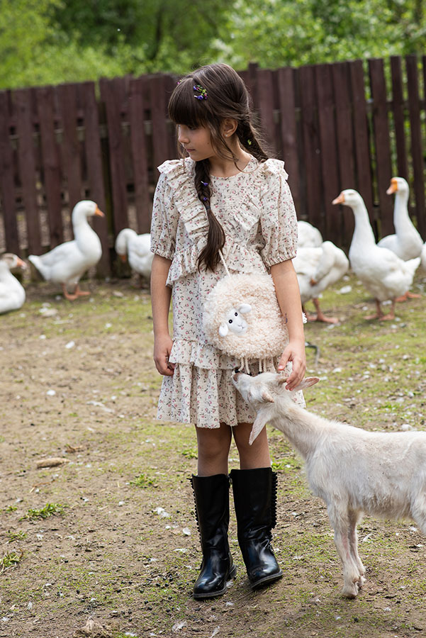 Детская сумочка из искусственного меха "Овечка"