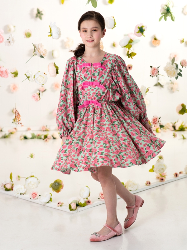 Мятное платье с розами и бархатными бантами