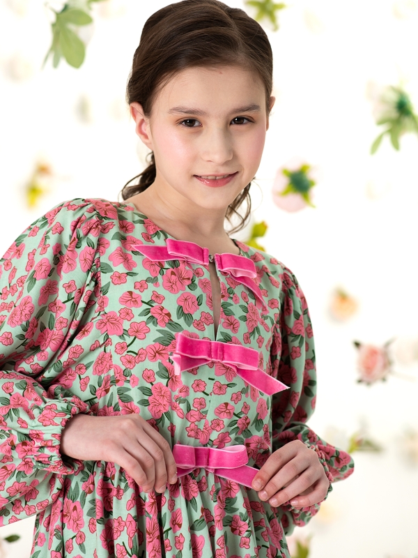 Мятное платье с розами и бархатными бантами