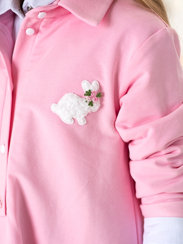 Розовое детское платье-поло с аппликацией Белый кролик