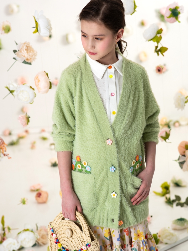 Светло-зеленый пушистый кардиган на девочку