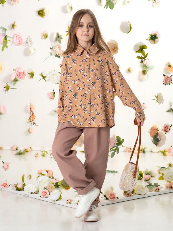 Бежевая детская рубашка в цветочек на девочку