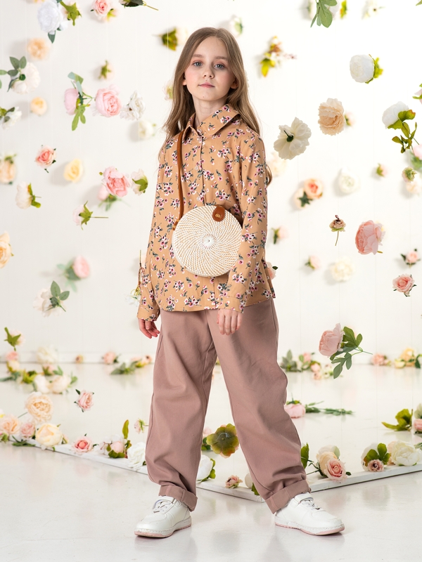 Бежевая детская рубашка в цветочек на девочку