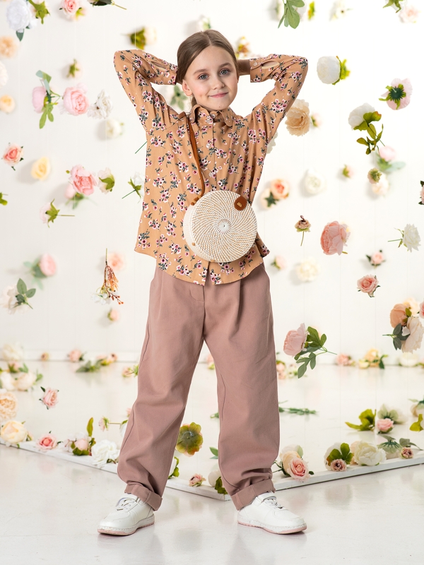 Бежевая детская рубашка в цветочек на девочку