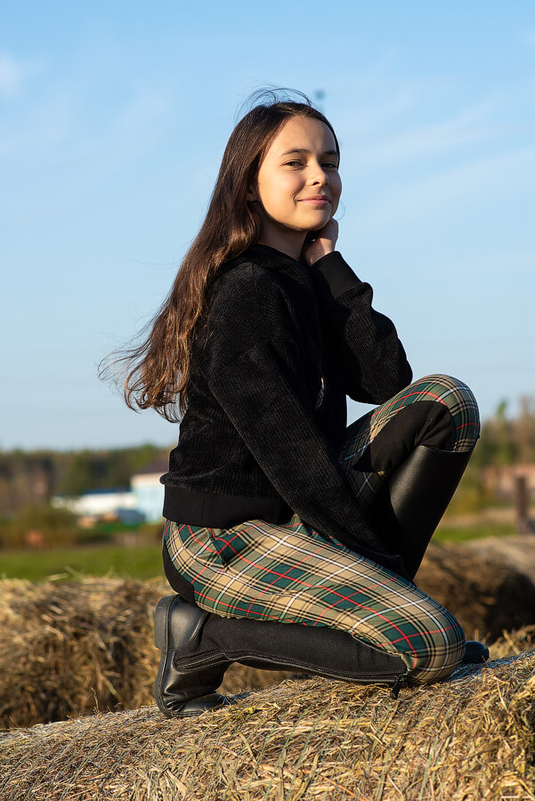 Детские брюки в клетку для девочки