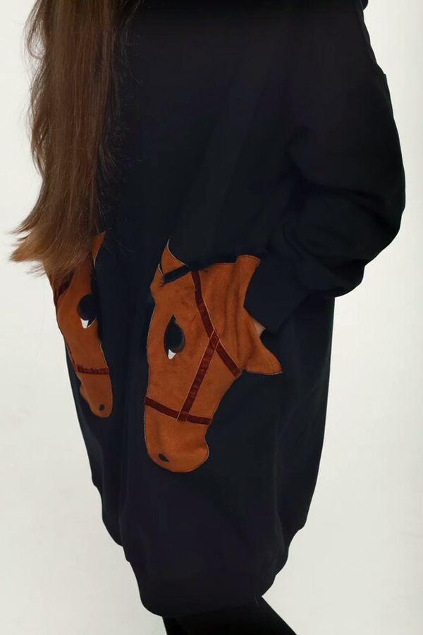 Черное теплое детское платье-туника с карманами "Лошадки"