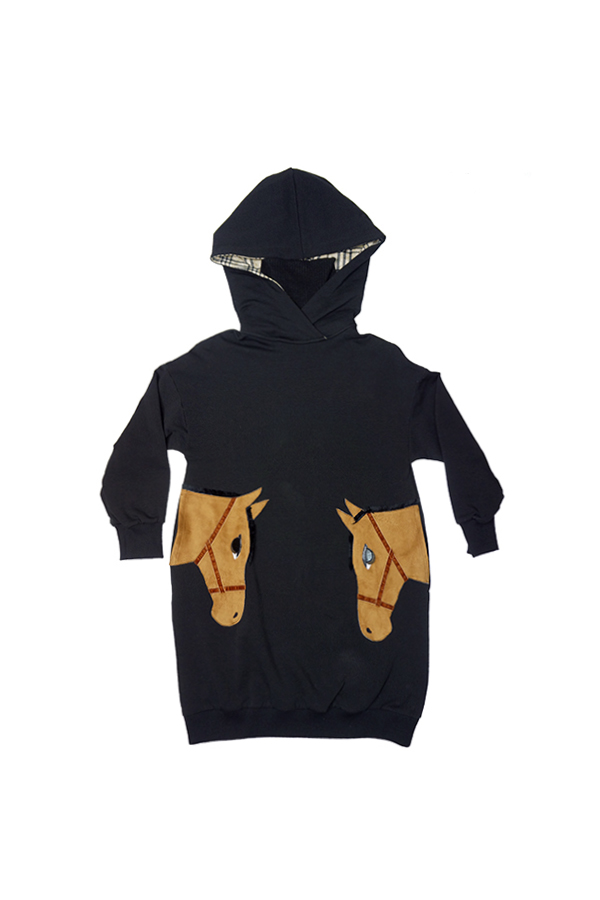 Черное теплое детское платье-туника с карманами "Лошадки"