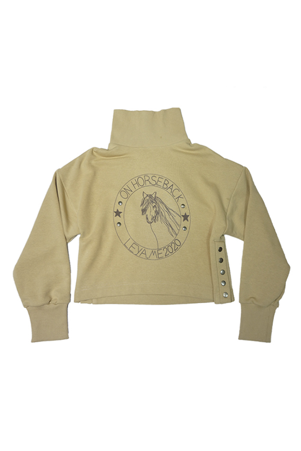 с высоким горлом