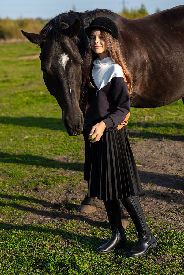 Замшевая черная плиссированная детская юбка для девочки