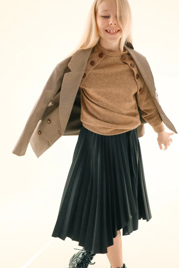 Бежевый детский джемпер с пуговицами