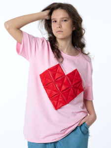 Розовая футболка с аппликацией «Архитектура сердца» для девочки