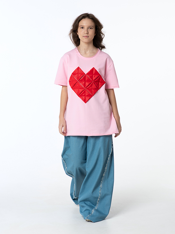 Розовая футболка с аппликацией "Архитектура сердца" для девочки